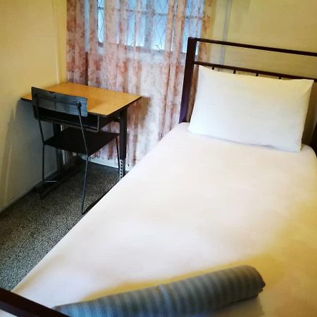 Grocer'S Inn Backpackers Guesthouse Kuala Lumpur Exterior photo