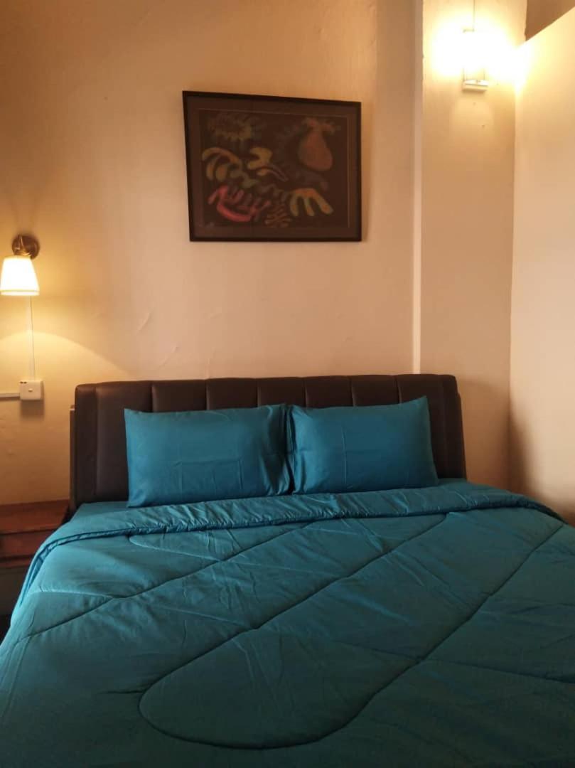 Grocer'S Inn Backpackers Guesthouse Kuala Lumpur Exterior photo